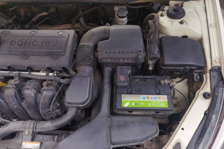 Used Kia Cadenza 2011 2.4L Elite Edition Engine Bay Left