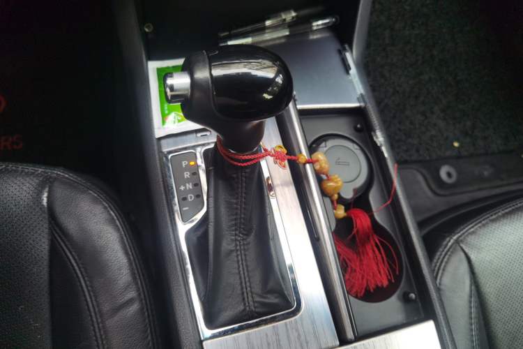 Used Kia Cadenza 2011 2.4L Elite Edition Gear Lever