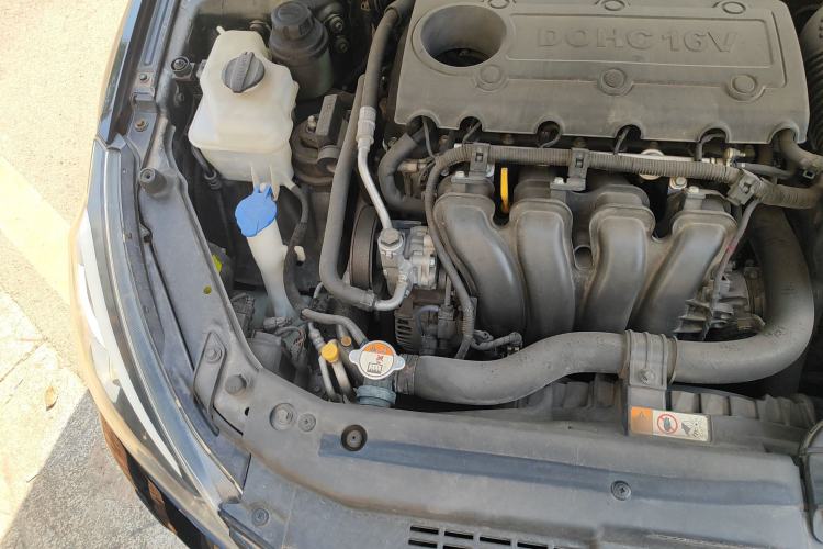 Used Kia Cadenza 2012 2.4L Luxury Version Engine Bay Right