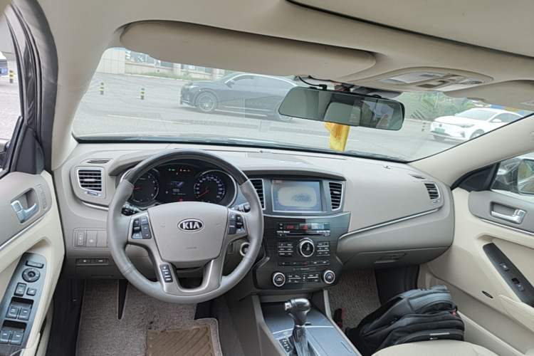 Used Kia Cadenza 2012 2.4L Luxury Version Center Console