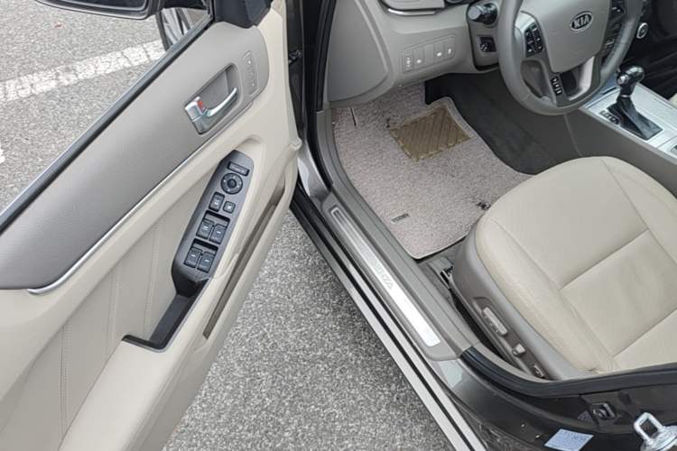 Used Kia Cadenza 2012 2.4L Luxury Version Driver Seat