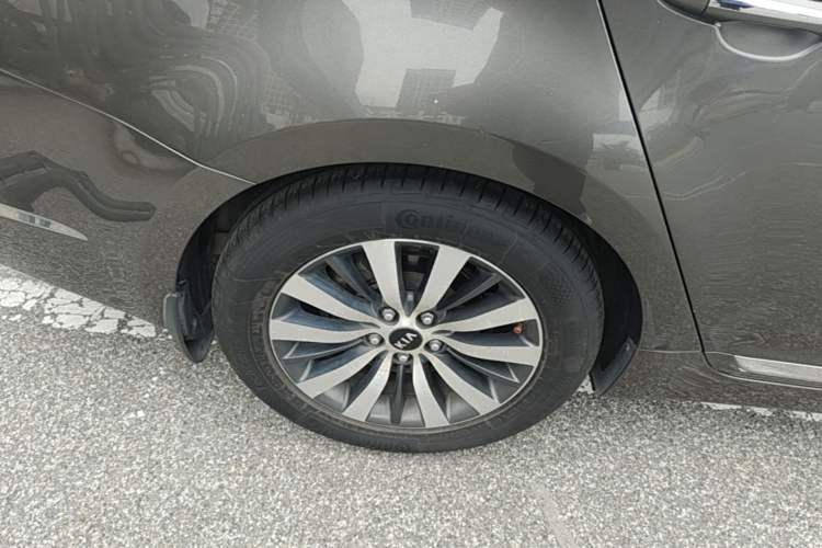 Used Kia Cadenza 2012 2.4L Luxury Version Right Rear Wheel Hub