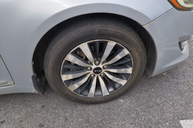 Used Kia Cadenza 2012 2.4L Flagship Edition Right Front Wheel Hub