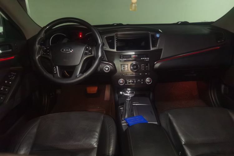 Used Kia Cadenza 2012 2.4L Elite Edition Center Console