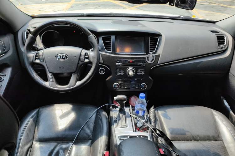 Used Kia Cadenza 2012 2.4L Luxury Version Center Console
