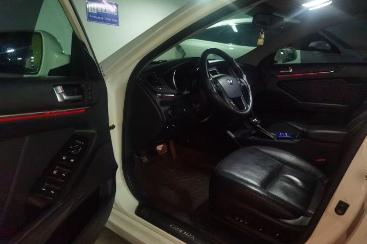 Used Kia Cadenza 2012 2.4L Elite Edition Driver Seat