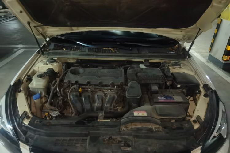 Used Kia Cadenza 2012 2.4L Elite Edition Engine Bay