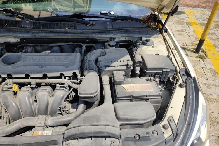Used Kia Cadenza 2012 2.4L Luxury Version Engine Bay Left