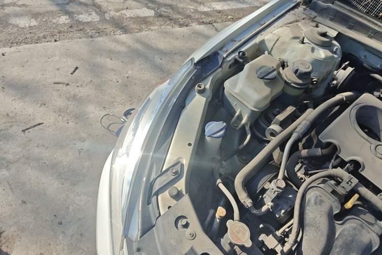 Used Kia Cadenza 2012 2.4L Business Sunroof Version Engine Bay Right