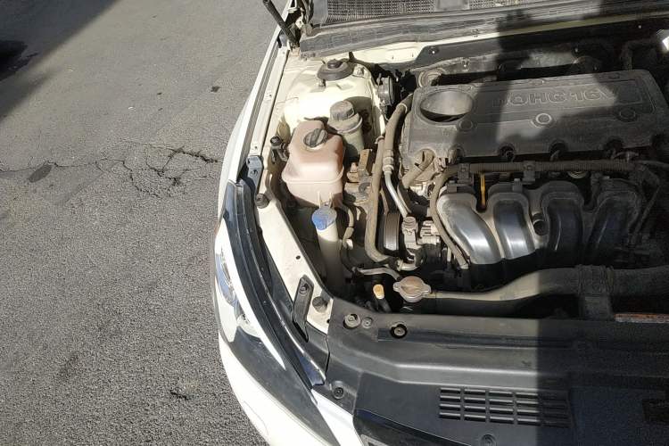 Used Kia Cadenza 2012 2.4L Luxury Version Engine Bay Right