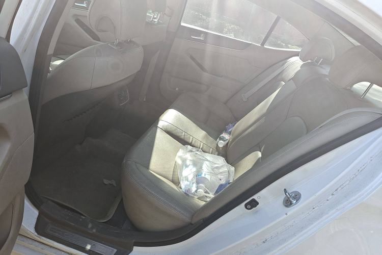 Used Kia Cadenza 2012 2.4L Business Sunroof Version Left Rear Seat