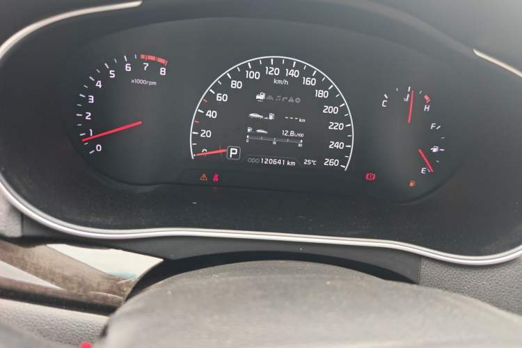 Used Kia Cadenza 2012 2.4L Luxury Version Odometer Close Up