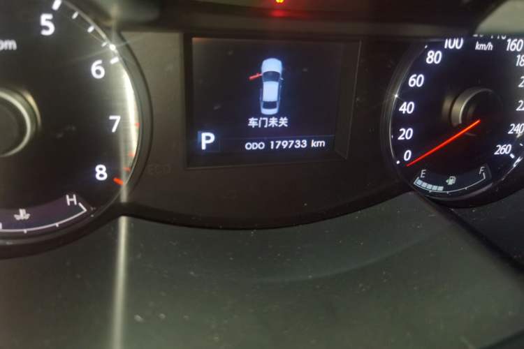 Used Kia Cadenza 2012 2.4L Elite Edition Odometer Close Up