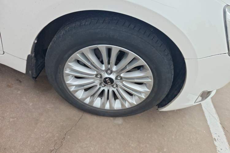 Used Kia Cadenza 2012 2.4L Luxury Version Right Front Wheel Hub