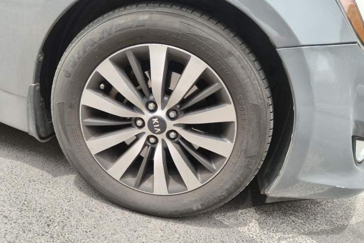 Used Kia Cadenza 2012 2.4L Luxury Version Right Front Wheel Hub
