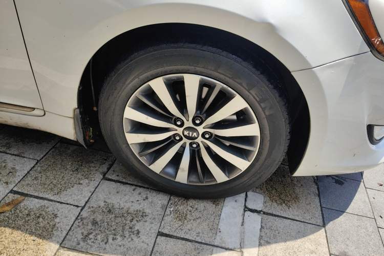 Used Kia Cadenza 2012 2.4L Luxury Version Right Front Wheel Hub