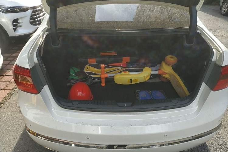 Used Kia Cadenza 2012 2.4L Luxury Version Trunk
