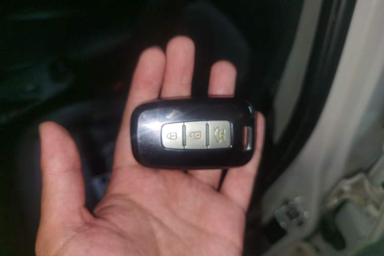 Used Kia Cadenza 2012 2.4L Elite Edition Vehicle Key
