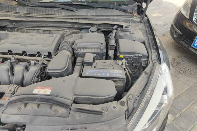 Used Kia Cadenza 2013 2.4L Business Sunroof Version China V Standard Engine Bay Left