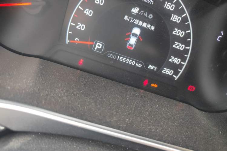 Used Kia Cadenza 2013 2.4L Business Sunroof Version China V Standard Odometer Close Up