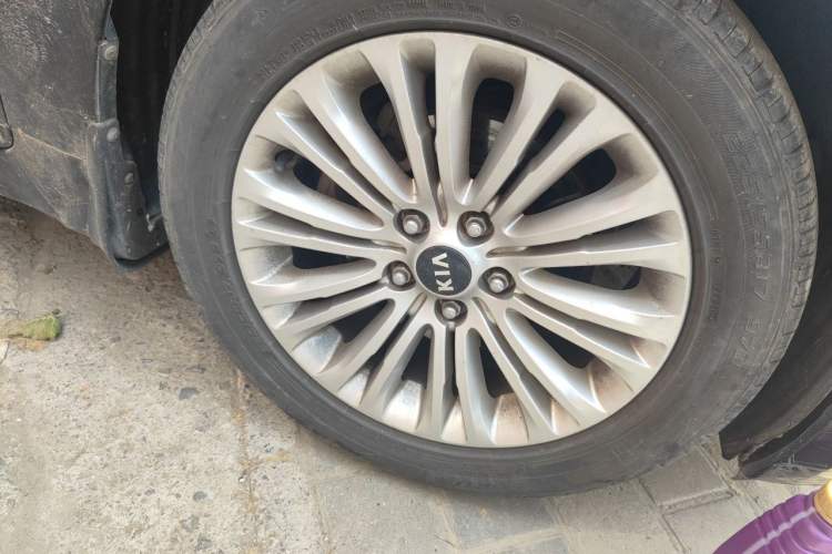 Used Kia Cadenza 2013 2.4L Business Sunroof Version China V Standard Right Front Wheel Hub