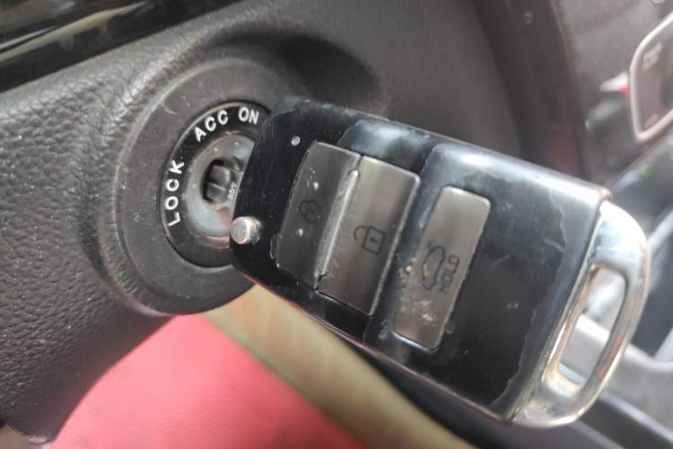 Used Kia Cadenza 2013 2.4L Business Sunroof Version China V Standard Vehicle Key