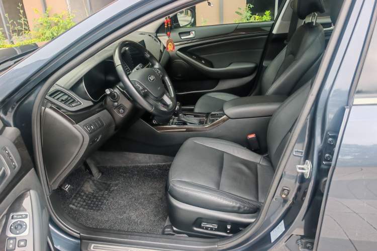 Used Kia Cadenza 2013 2.4L Elite Model China IV Standard Interior 3