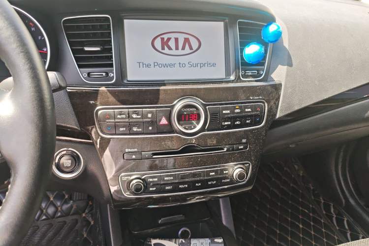Used Kia Cadenza 2013 2.4L Deluxe Model China IV Audio And AC Panel