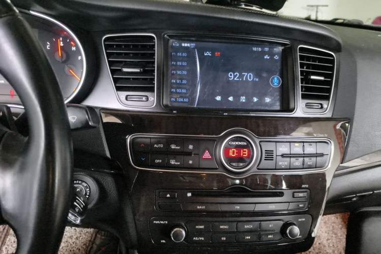 Used Kia Cadenza 2013 2.4L Business Model China V Standard Audio And AC Panel