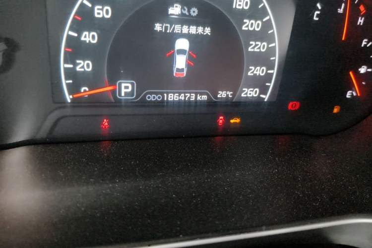 Used Kia Cadenza 2013 2.4L Business Model China V Standard Odometer Close Up
