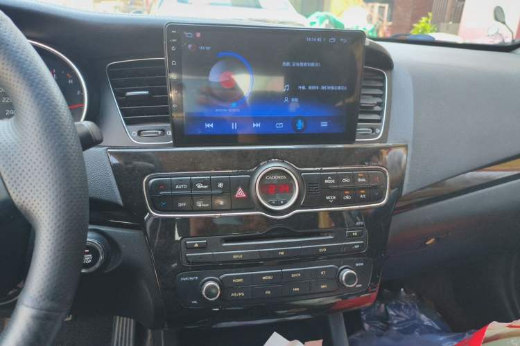 Used Kia Cadenza 2013 2.4L Elite Model China IV Standard Audio And AC Panel