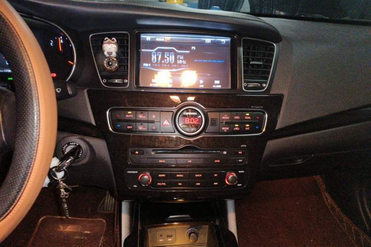 Used Kia Cadenza 2013 2.4L Business Sunroof Version China IV Standard Audio And AC Panel