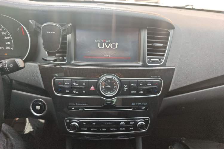 Used Kia Cadenza 2013 2.4L Elite Model China IV Standard Audio And AC Panel