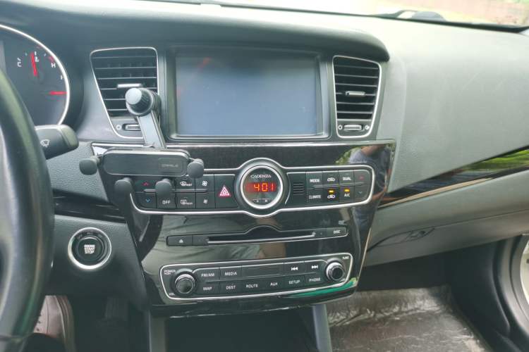 Used Kia Cadenza 2013 2.4L Elite Version China V Standard Audio And AC Panel