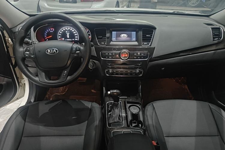 Used Kia Cadenza 2013 2.4L Business Sunroof Version China IV Standard Center Console