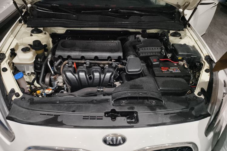 Used Kia Cadenza 2013 2.4L Business Sunroof Version China IV Standard Engine Bay