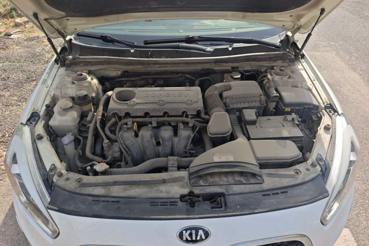 Used Kia Cadenza 2013 2.4L Elite Model China IV Standard Engine Bay