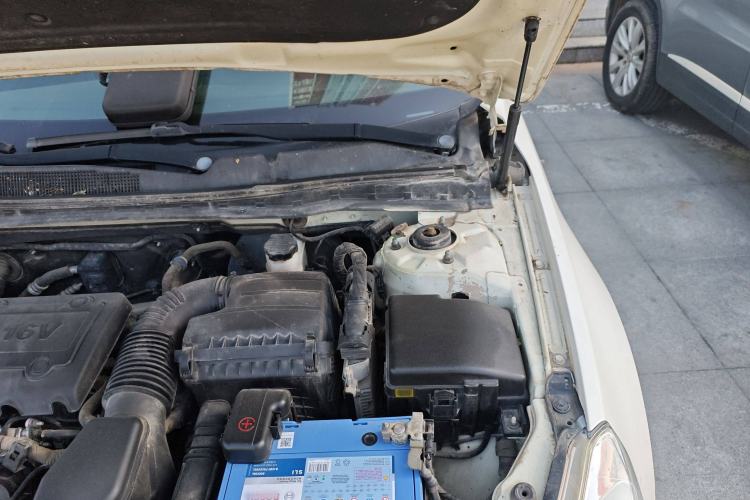 Used Kia Cadenza 2013 2.4L Business Sunroof Version China V Standard Engine Bay Left