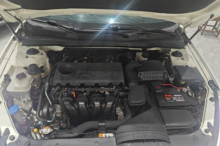 Used Kia Cadenza 2013 2.4L Business Sunroof Version China IV Standard Engine Bay