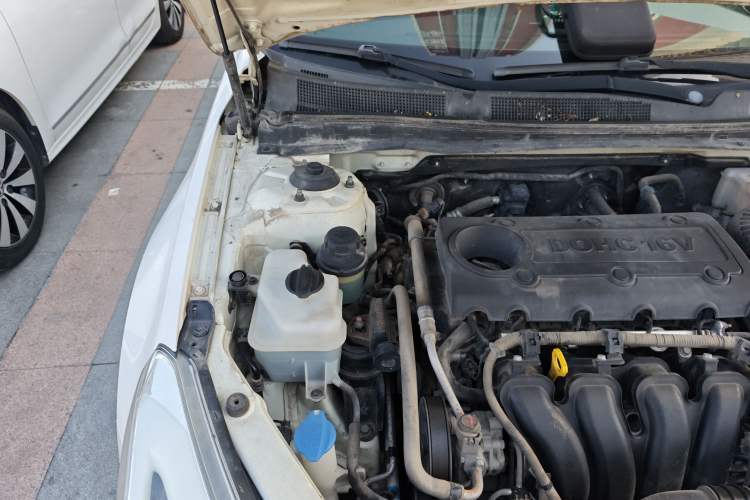 Used Kia Cadenza 2013 2.4L Business Sunroof Version China V Standard Engine Bay Right