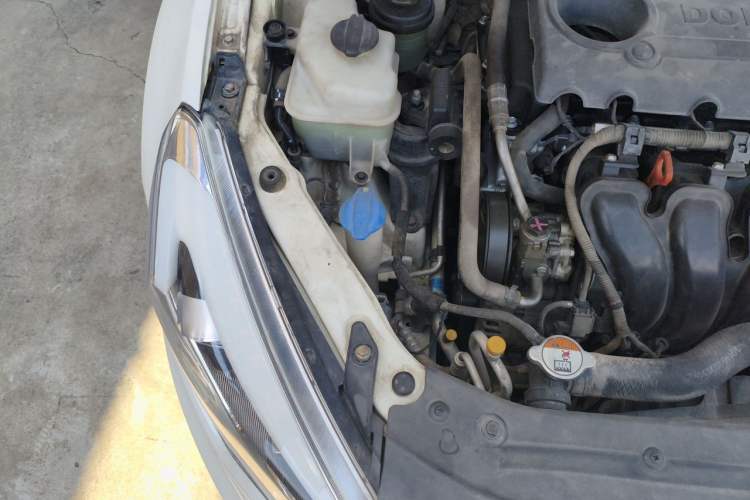 Used Kia Cadenza 2013 2.4L Elite Model China IV Standard Engine Bay Right