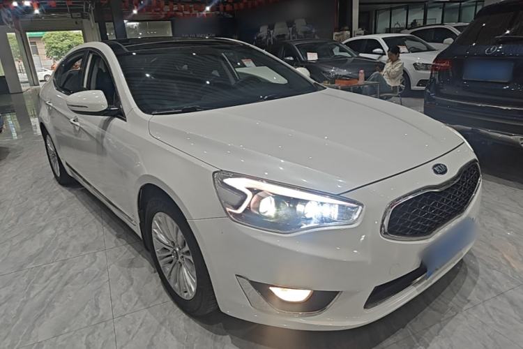 Used Kia Cadenza 2013 2.4L Business Sunroof Version China IV Standard Front Right 45 Deg