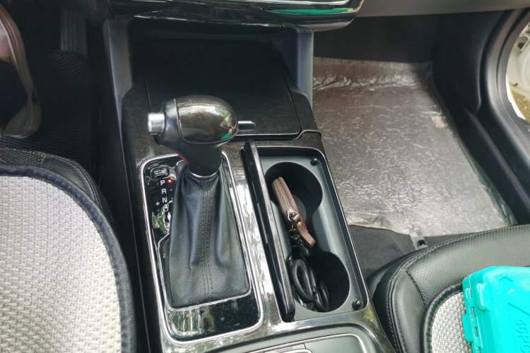 Used Kia Cadenza 2013 2.4L Elite Version China V Standard Gear Lever