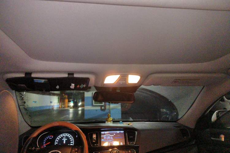 Used Kia Cadenza 2013 2.4L Business Sunroof Version China IV Standard Headliner
