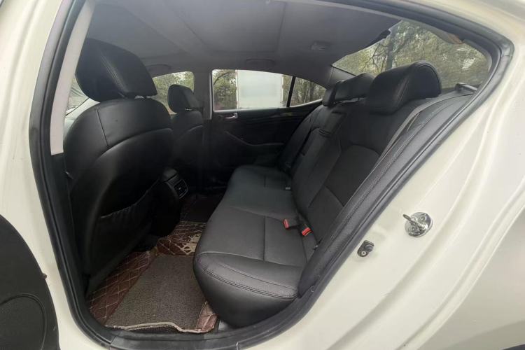 Used Kia Cadenza 2013 2.4L Business Sunroof Version China IV Standard Interior 2
