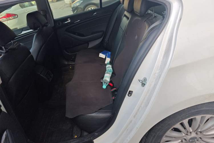 Used Kia Cadenza 2013 2.4L Business Sunroof Version China V Standard Left Rear Seat