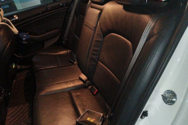 Used Kia Cadenza 2013 2.4L Business Sunroof Version China IV Standard Left Rear Seat