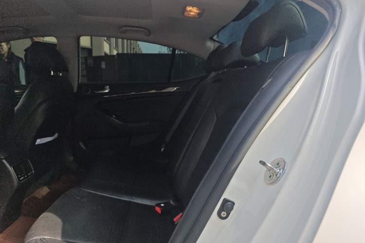 Used Kia Cadenza 2013 2.4L Elite Model China IV Standard Left Rear Seat