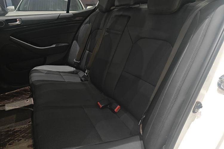 Used Kia Cadenza 2013 2.4L Business Sunroof Version China IV Standard Left Rear Seat