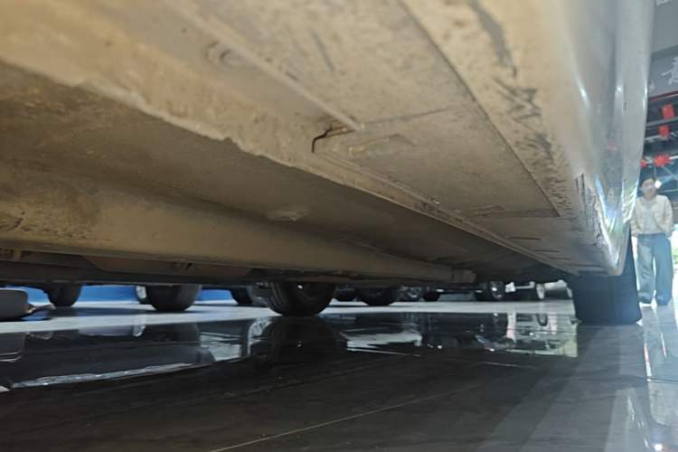 Used Kia Cadenza 2013 2.4L Business Sunroof Version China IV Standard Left Side Sill